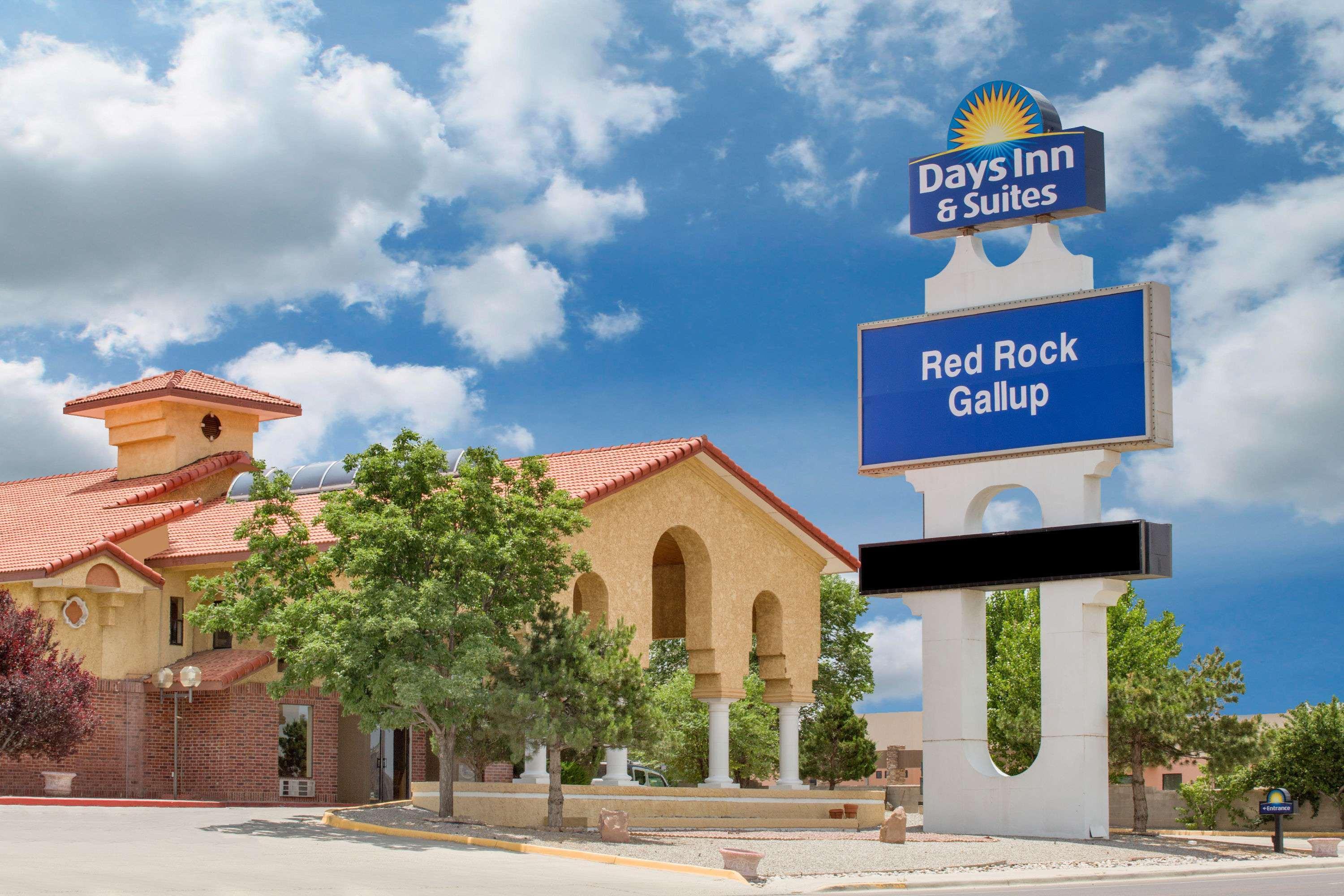 Days Inn & Suites By Wyndham Red Rock-Gallup Exterior photo